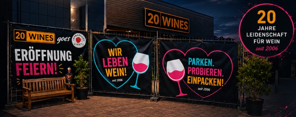 20 WINES Laden von außen bei Nacht – Leuchtschild und Banner vor dem Erdbeerhof Glantz